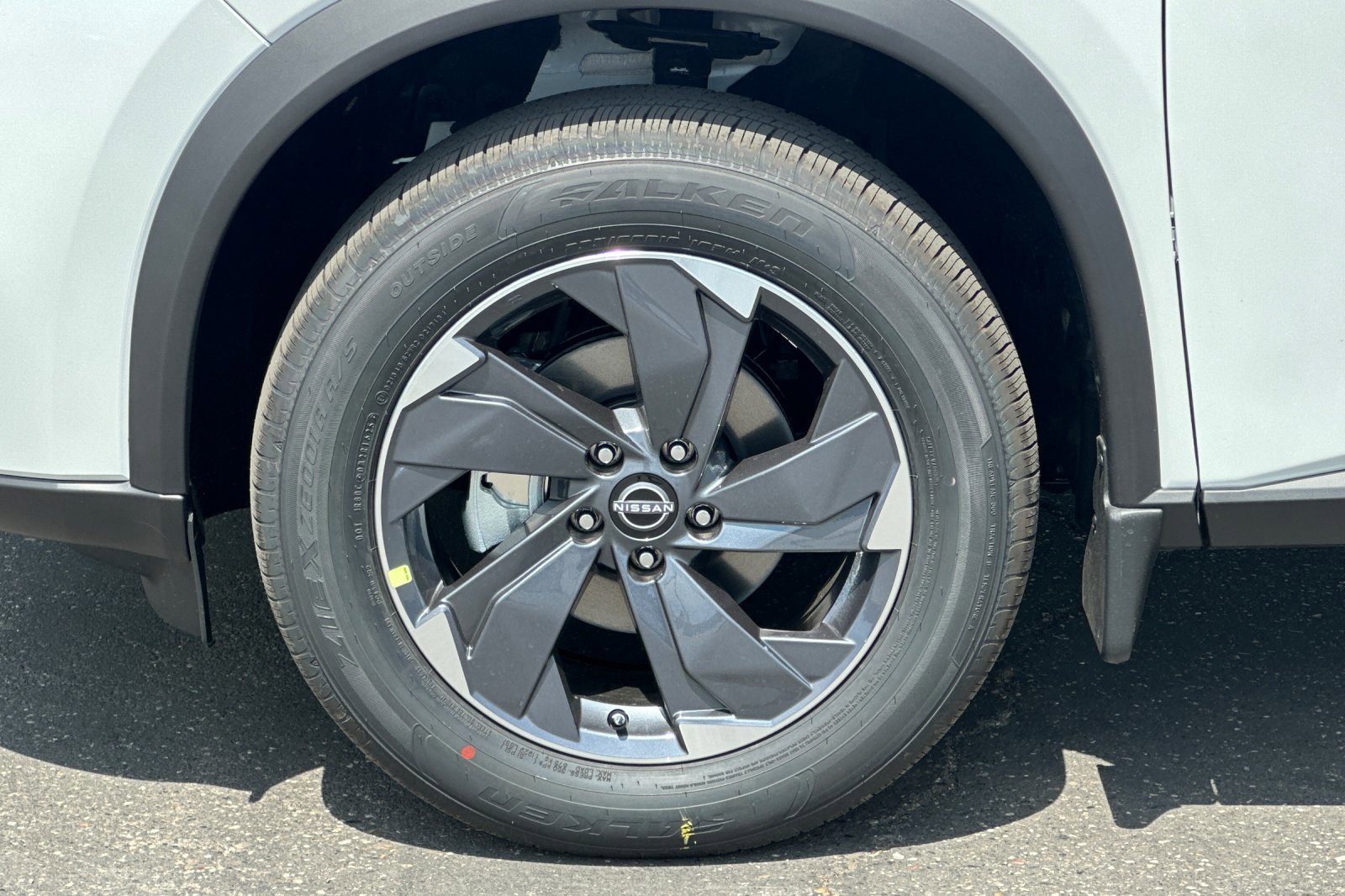 2026 Nissan Rogue SV photo 24