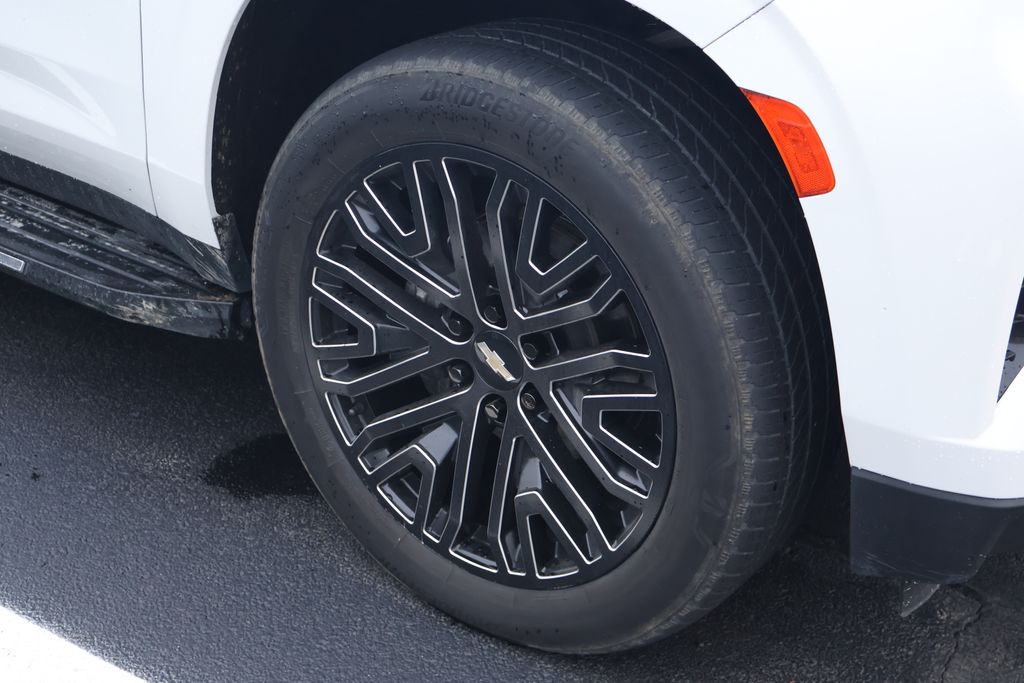 2021 Chevrolet Suburban High Country photo 5