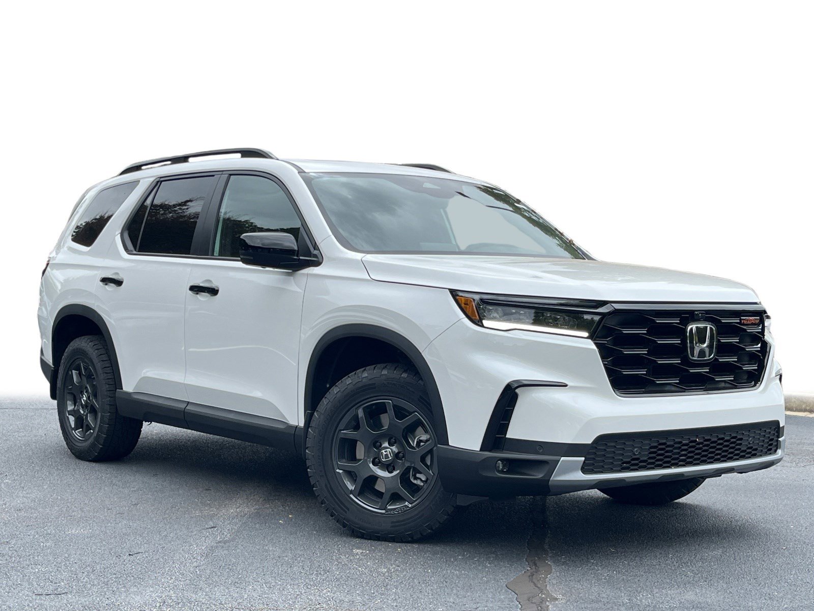 2025 Honda Pilot TrailSport photo 2