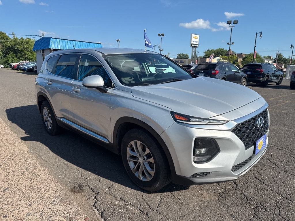 2020 Hyundai Santa Fe SE photo 4
