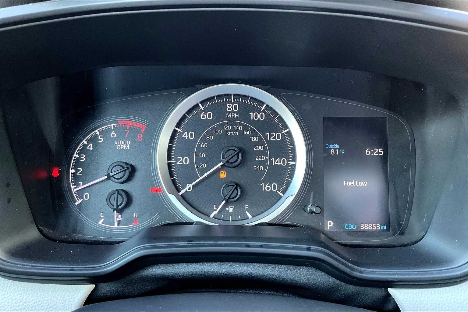 2021 Toyota Corolla LE photo 24