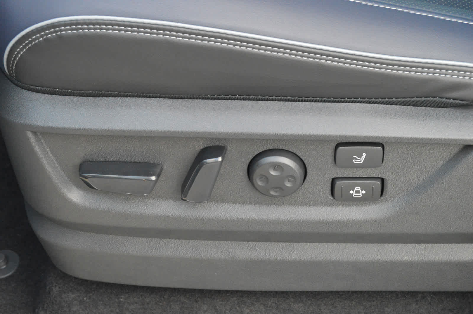 2026 INFINITI QX80 Sport - Photo 18