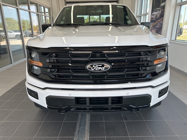 2025 Ford F-150 XLT photo 2