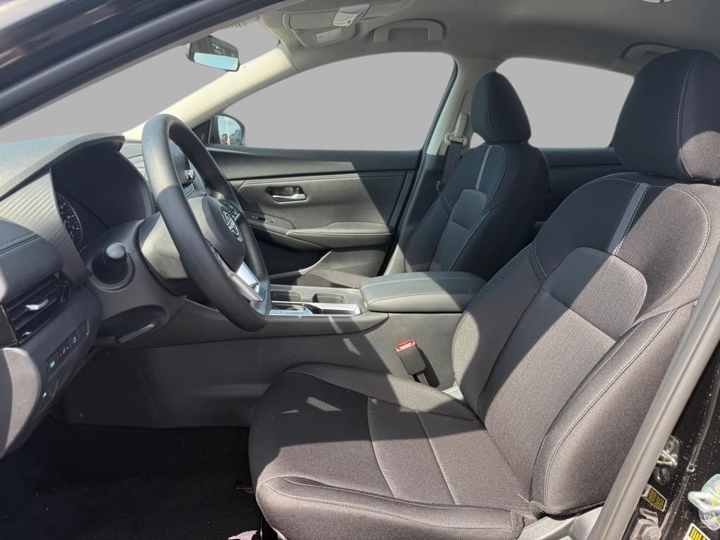 2025 Nissan Sentra SV photo 17