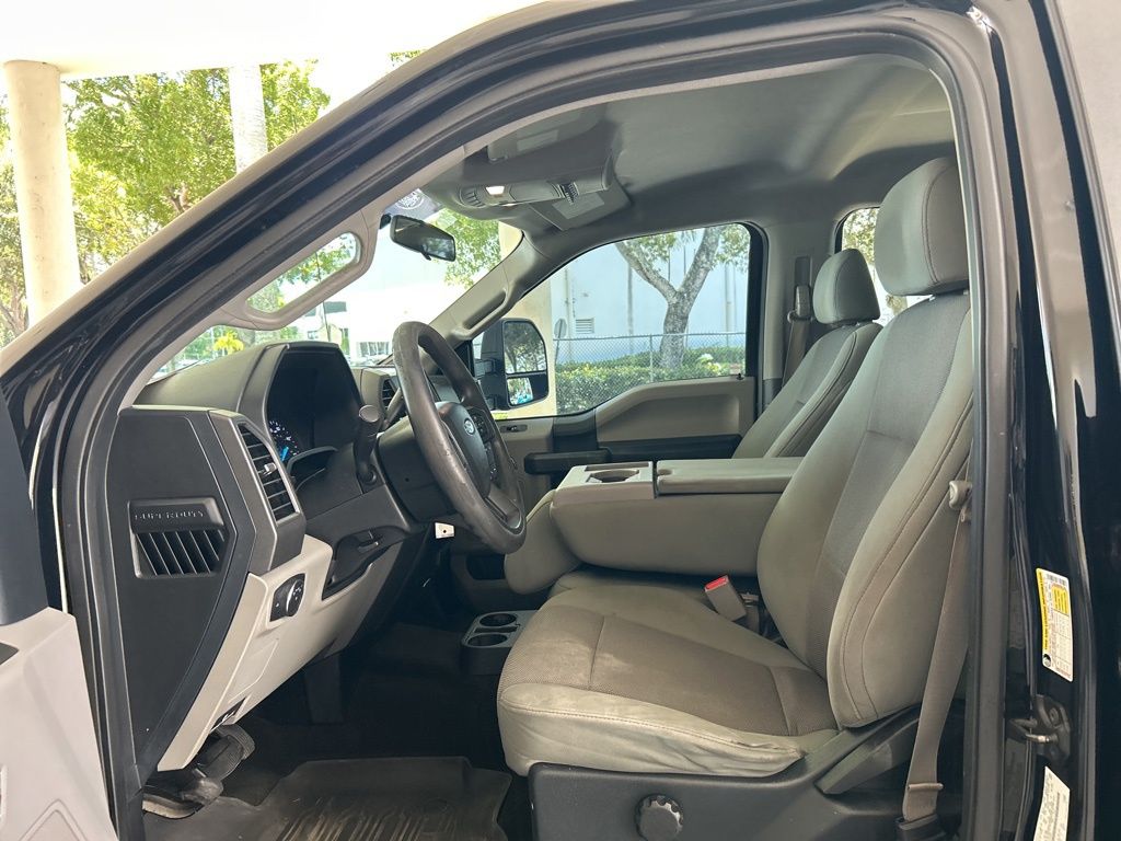 2017 Ford F-250 XL photo 4