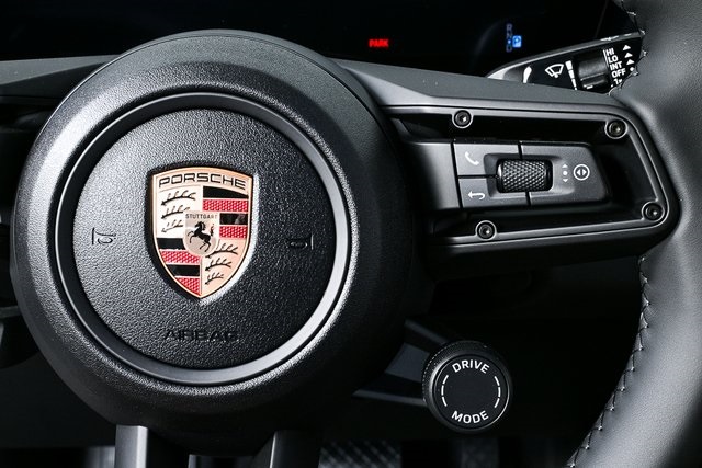 2025 Porsche Macan Electric photo 10