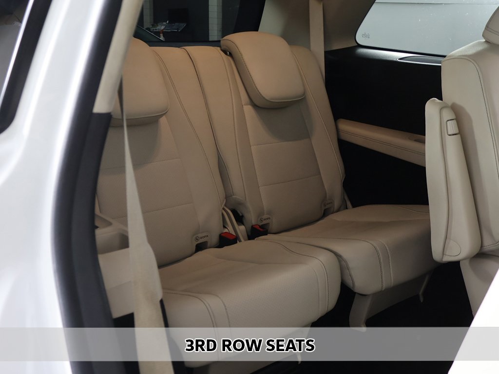 2023 Mercedes Benz GLS 450 4MATIC photo 3