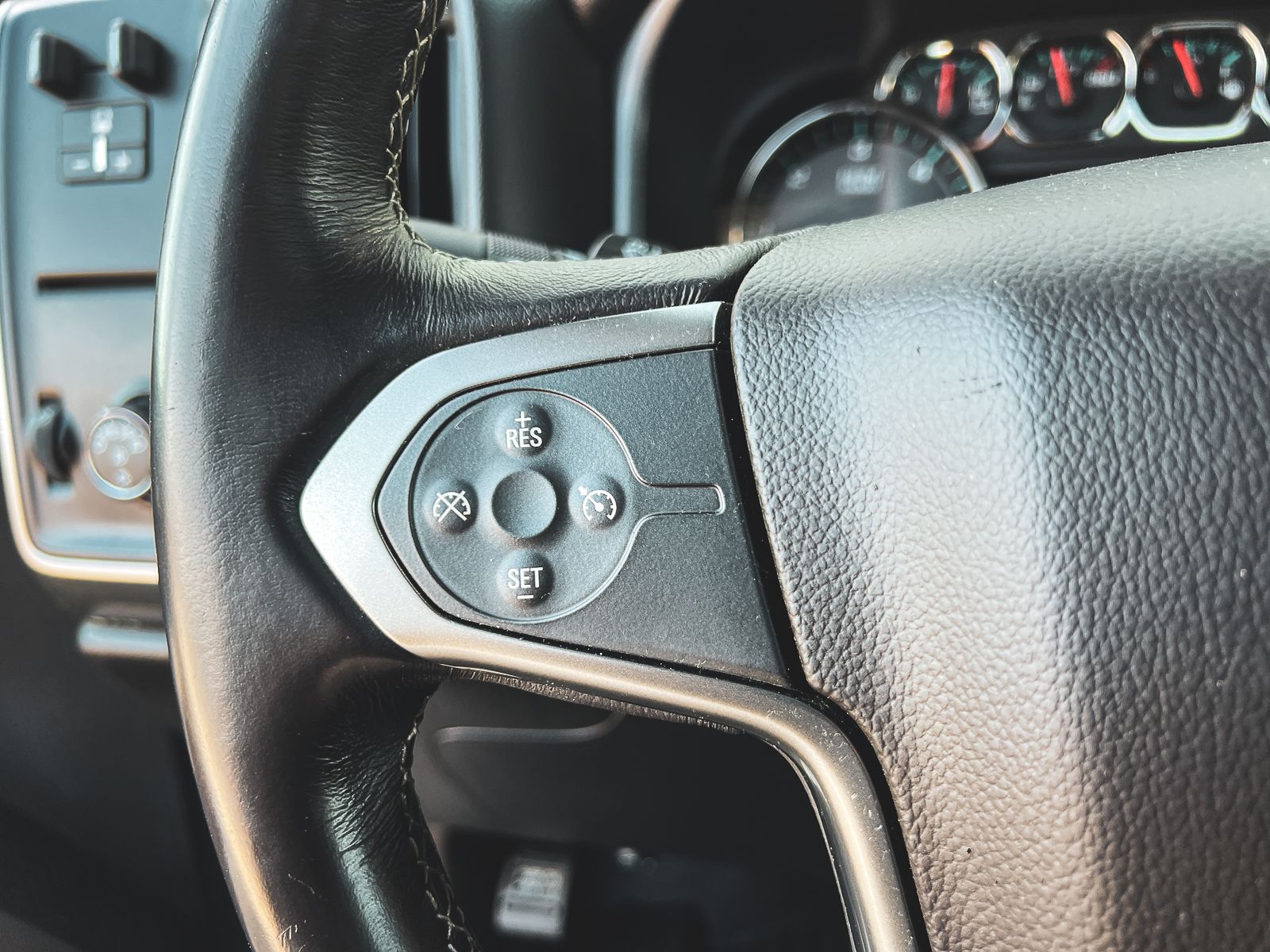 2018 Chevrolet Silverado 1500 LT photo 18