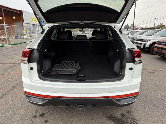 2022 Volkswagen Atlas Cross Sport V6 SE Technology photo 29