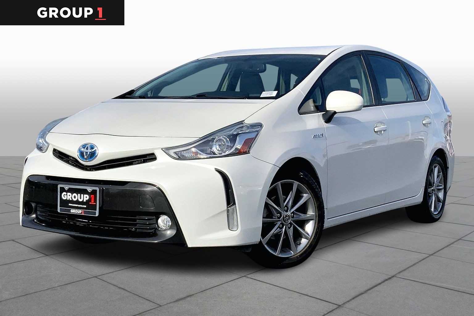 2016 Toyota Prius v Five
