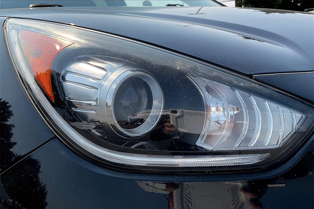 2018 Kia Niro LX photo 23