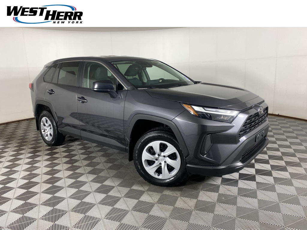 2024 Toyota RAV4 LE's photo