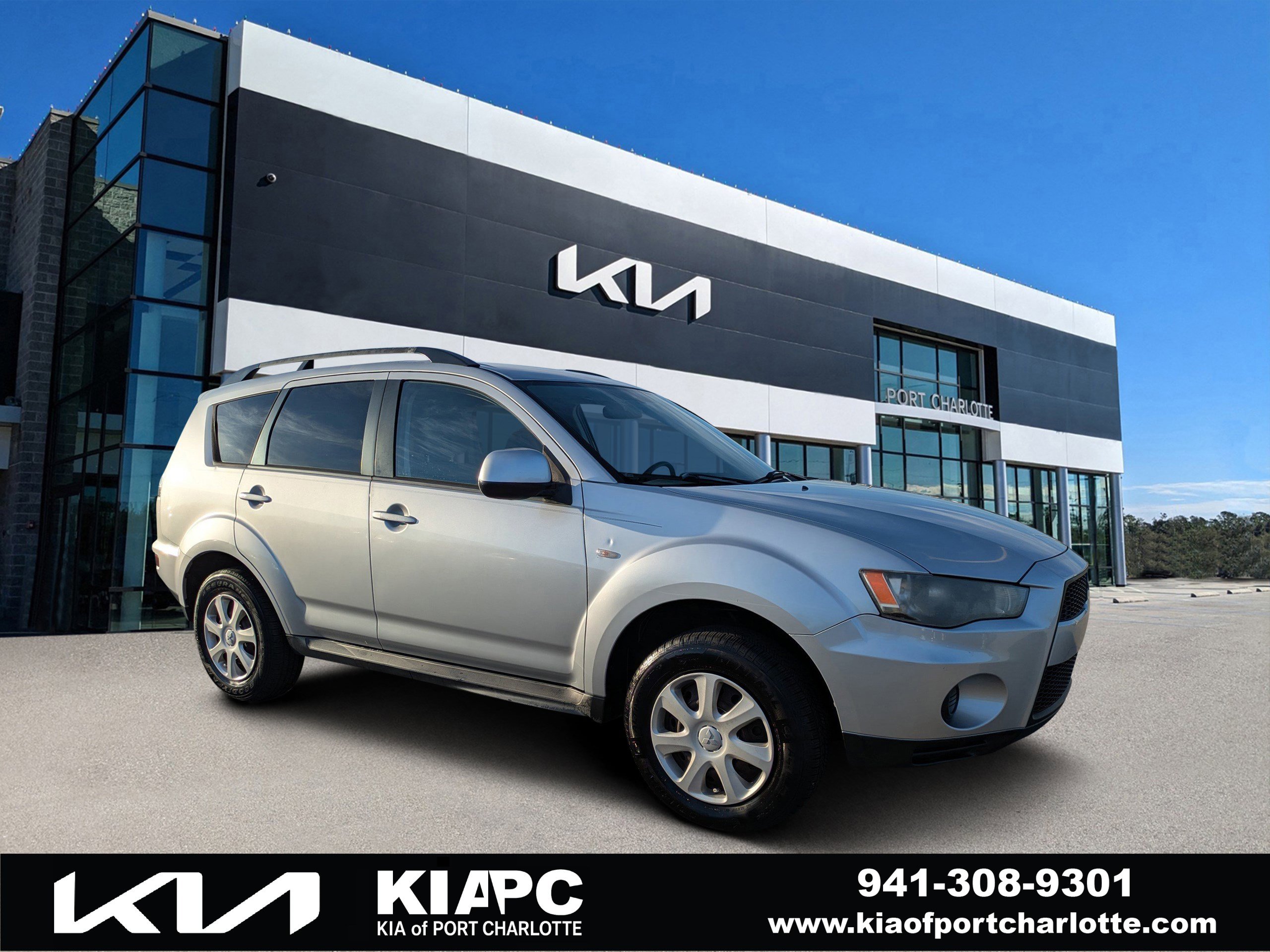 2012 Mitsubishi Outlander ES's photo