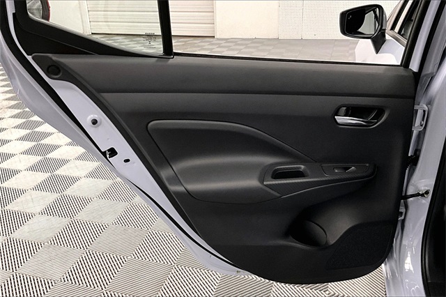 2025 Nissan Versa 1.6 SV photo 26