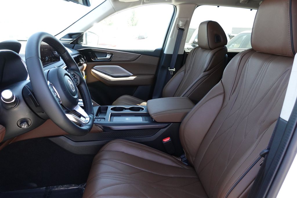 2026 Acura MDX SH-AWD Advance photo 12