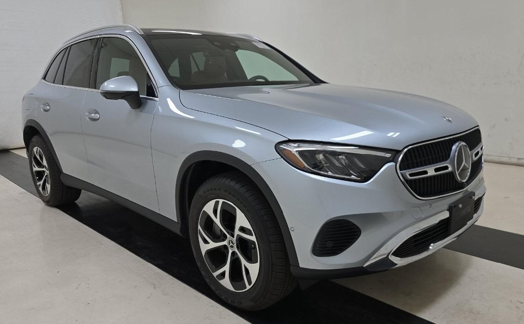 2025 Mercedes Benz GLC 350e 4MATIC photo 4