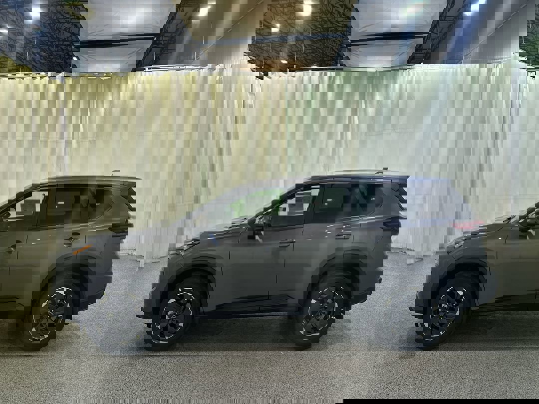 2026 Nissan Rogue SV photo 3