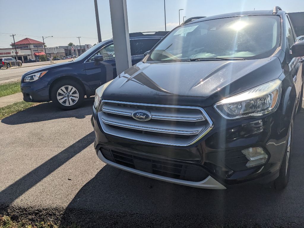 2018 Ford Escape SE photo 2
