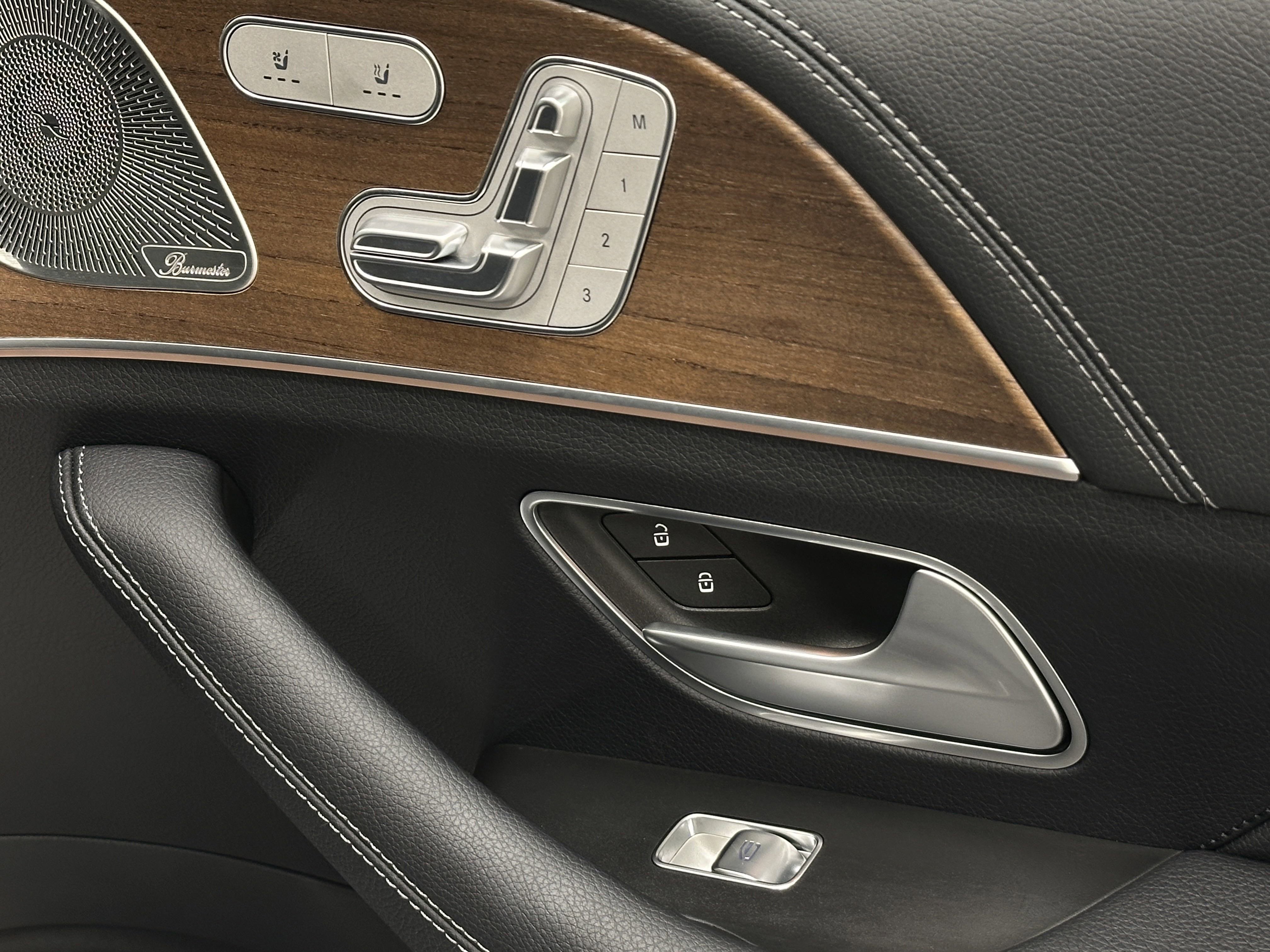 2024 Mercedes Benz GLS 450 4MATIC photo 6
