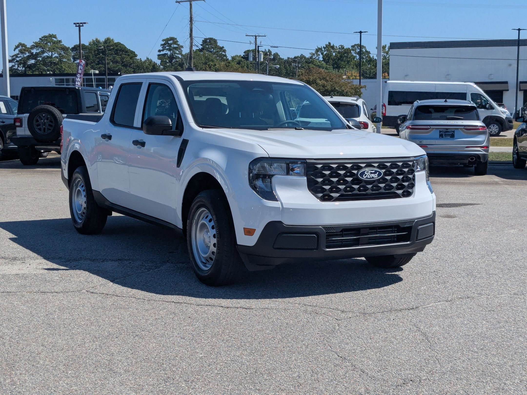 2025 Ford Maverick XL photo 3