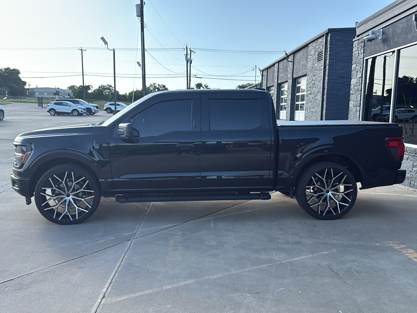 2024 Ford F-150 XLT photo 2