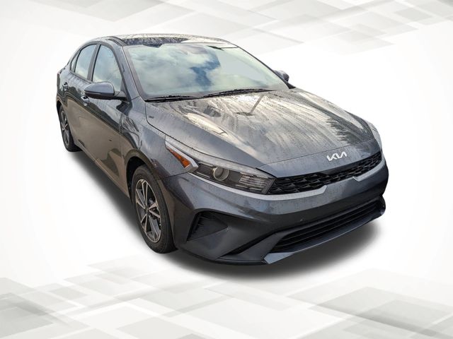 2024 Kia Forte LXS photo 3