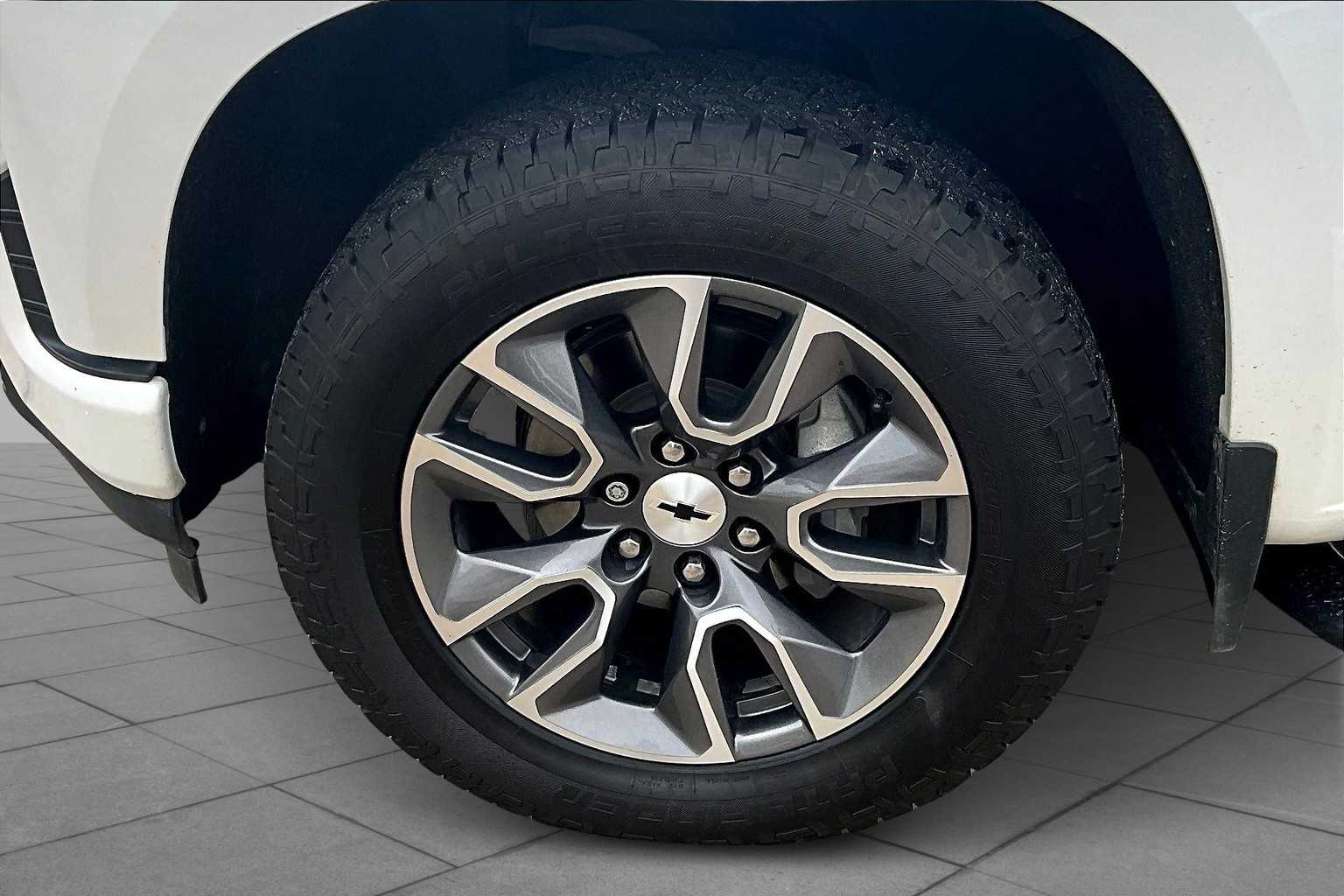2021 Chevrolet Silverado 1500 RST photo 9