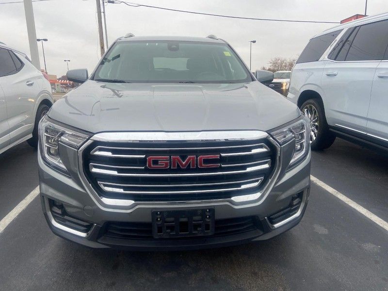 2024 Gmc Terrain SLT photo 3