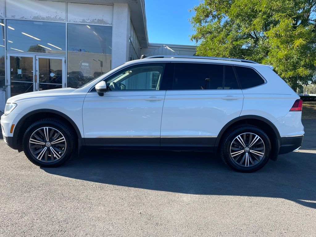 2019 Volkswagen Tiguan SEL Sport photo 3
