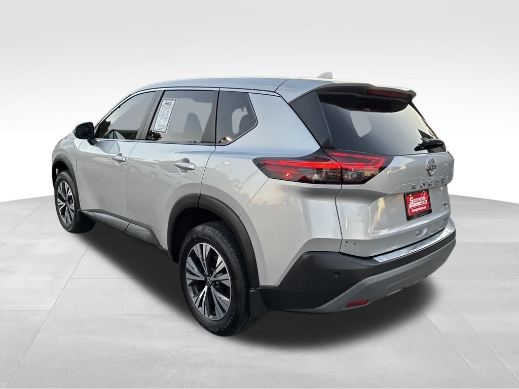 2022 Nissan Rogue SV photo 3