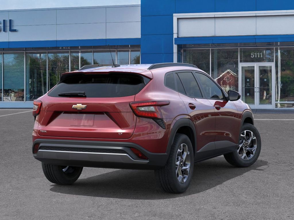 2025 Chevrolet Trax LT photo 4