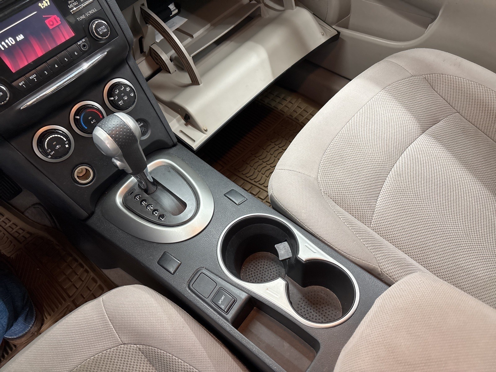 2014 Nissan Rogue Select S photo 14