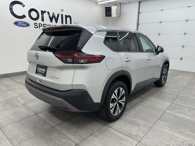 2023 Nissan Rogue SV photo 3