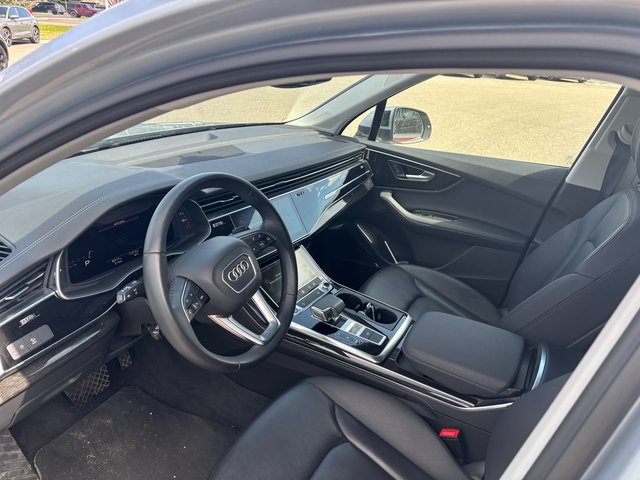 2024 Audi Q7 45 Premium Plus photo 3