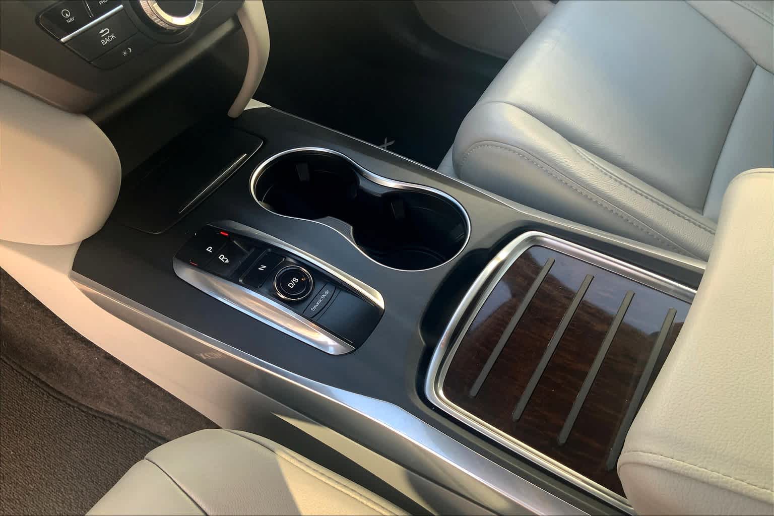 2017 Acura MDX Technology photo 17