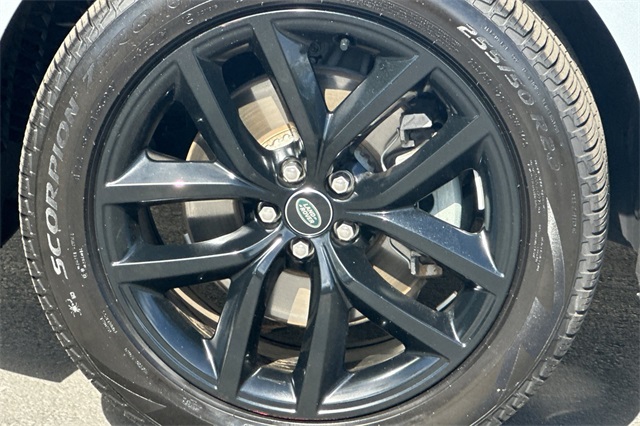 2025 Land Rover Range Rover Velar SE photo 24