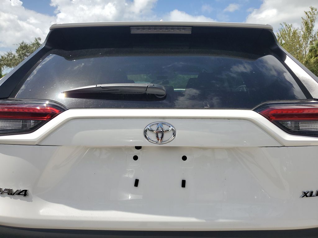 2025 Toyota RAV4 XLE photo 13
