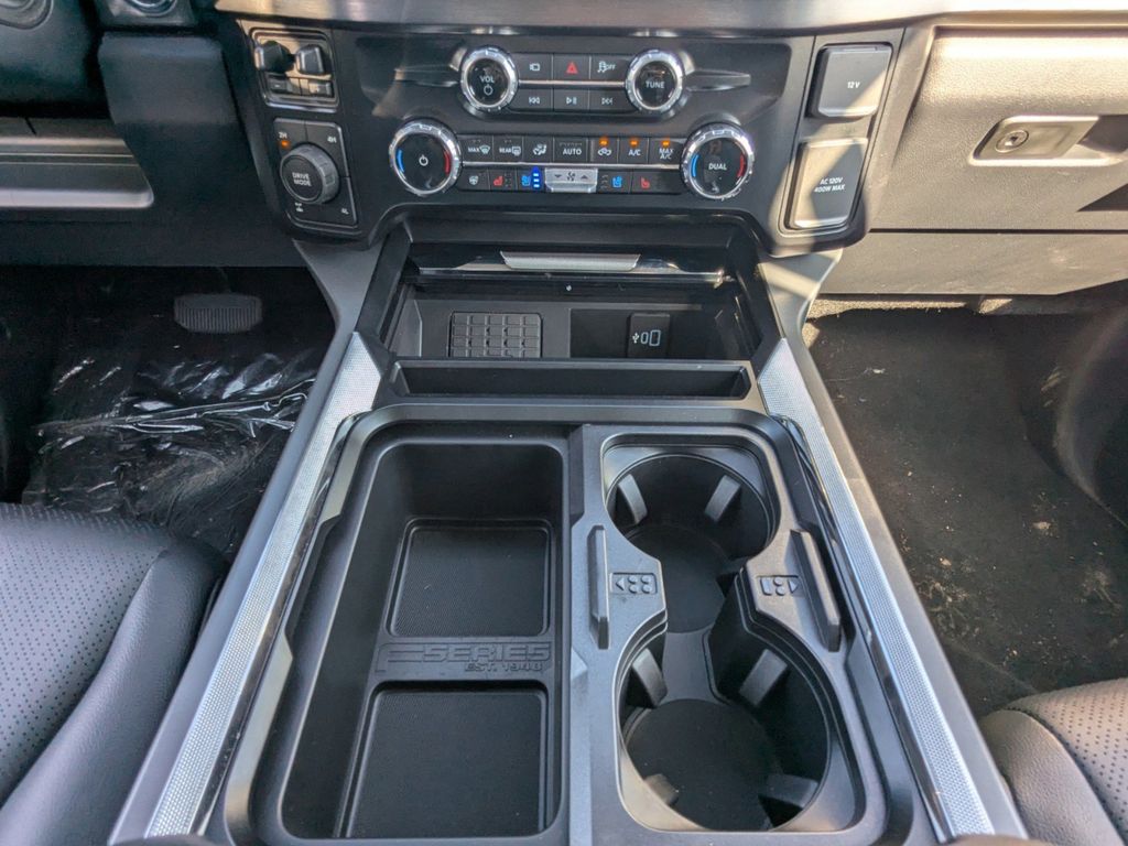 2025 Ford F-350 Lariat photo 18