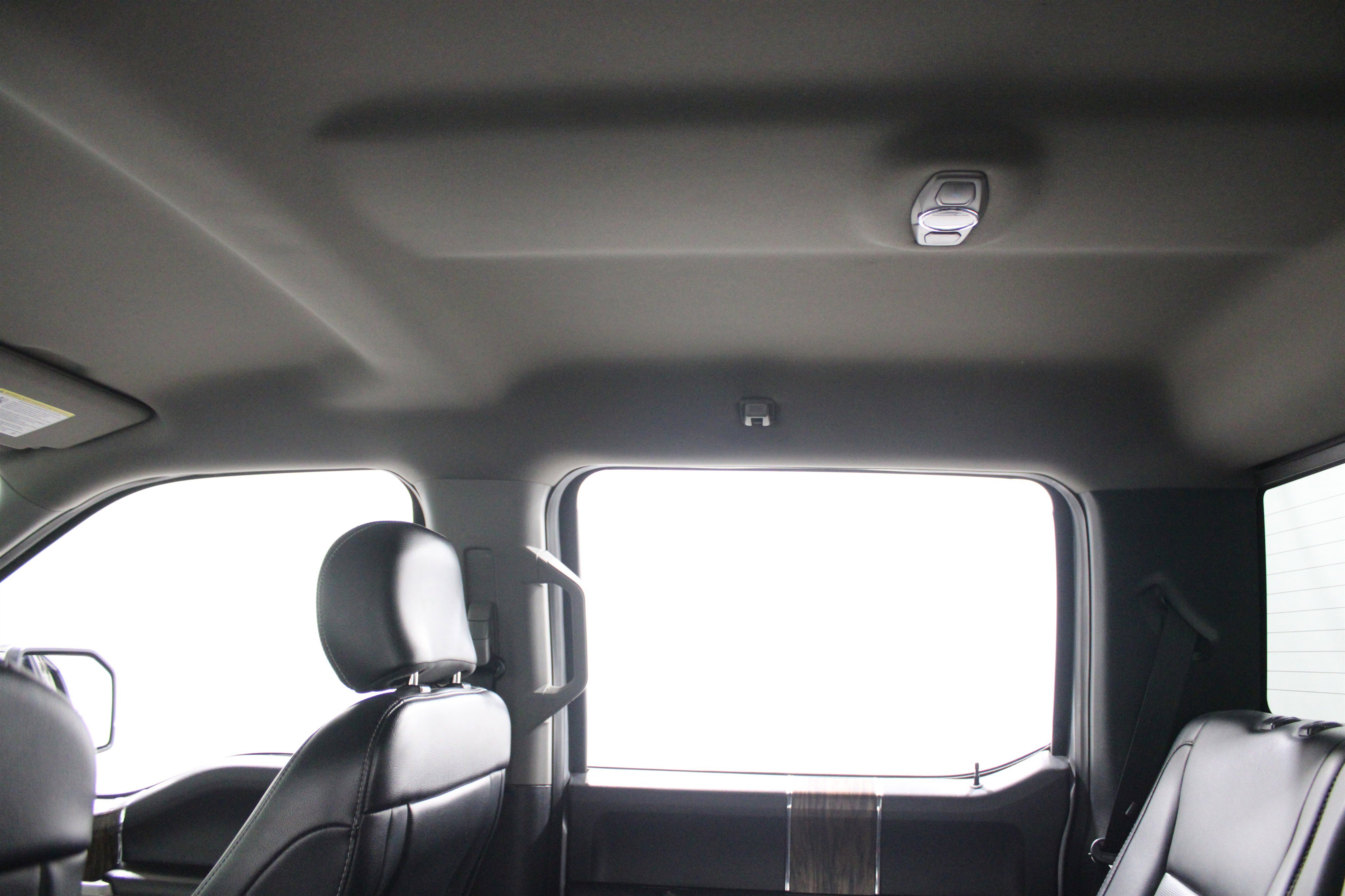 2020 Ford F-150 Lariat photo 2