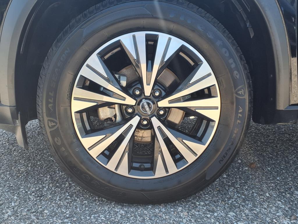 2023 Nissan Rogue SV photo 2