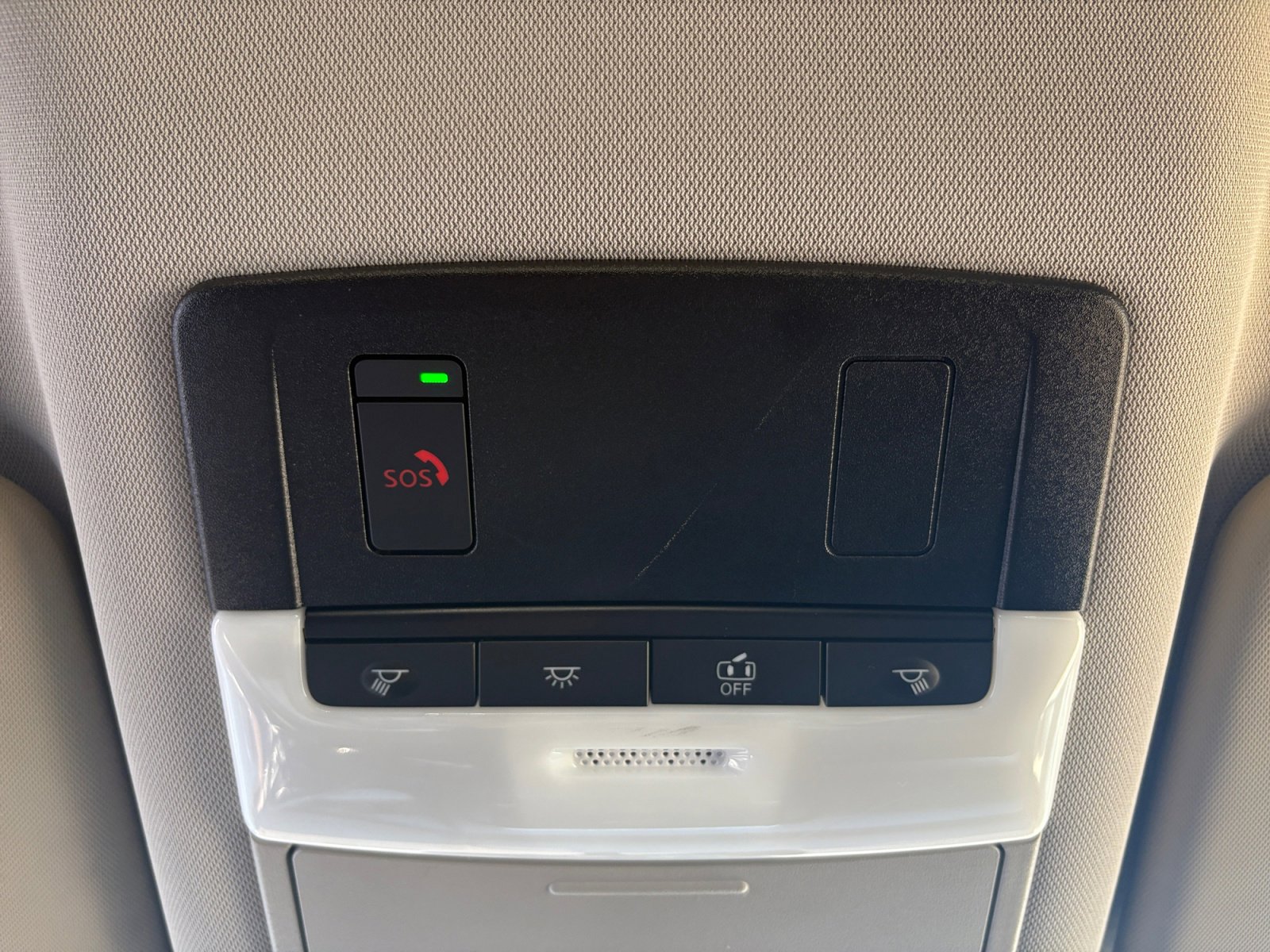2021 Nissan Rogue SV photo 25