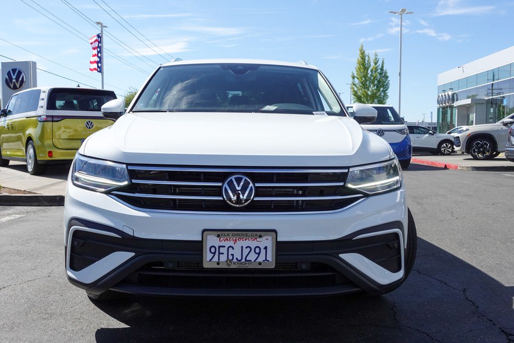 2024 Volkswagen Tiguan SE Wolfsburg Edition photo 2