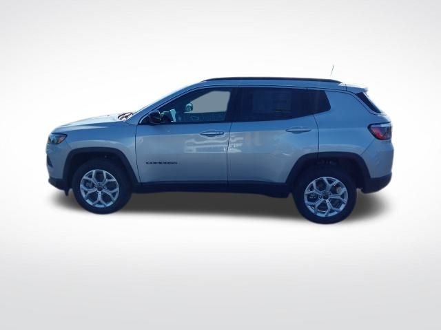 2025 Jeep Compass Latitude photo 14