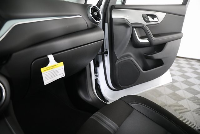 2025 Chevrolet Blazer 2LT photo 3