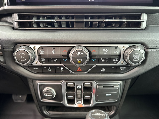 2025 Jeep Gladiator Sport photo 21