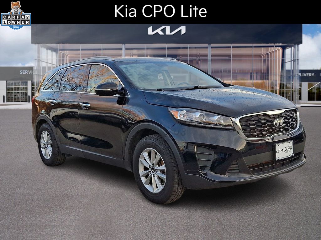2019 Kia Sorento LX's photo