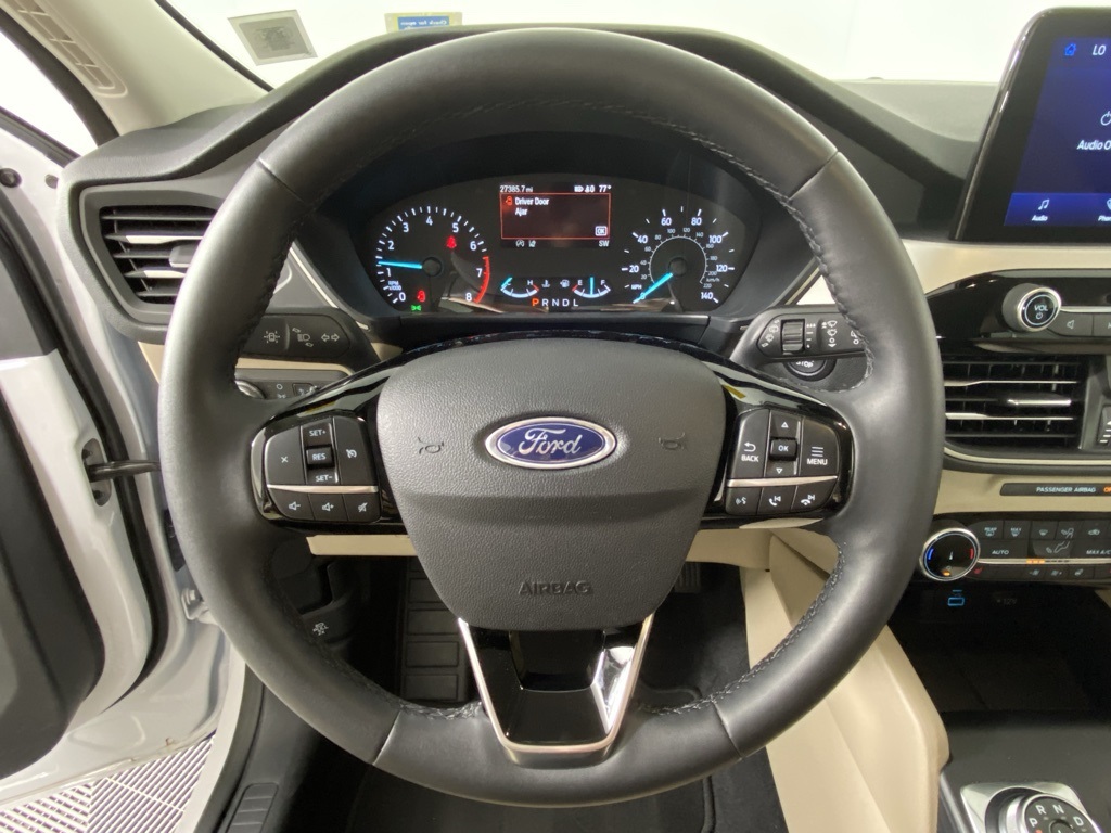 2022 Ford Escape SEL photo 15