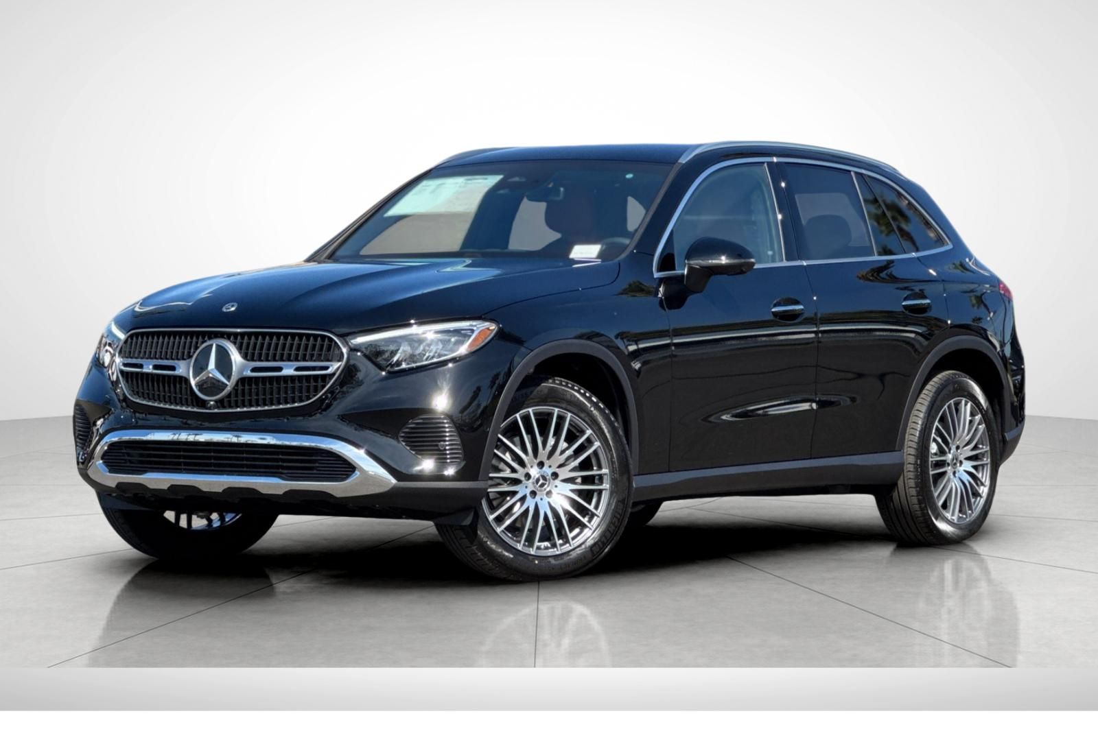 2026 Mercedes Benz GLC 300 photo 2