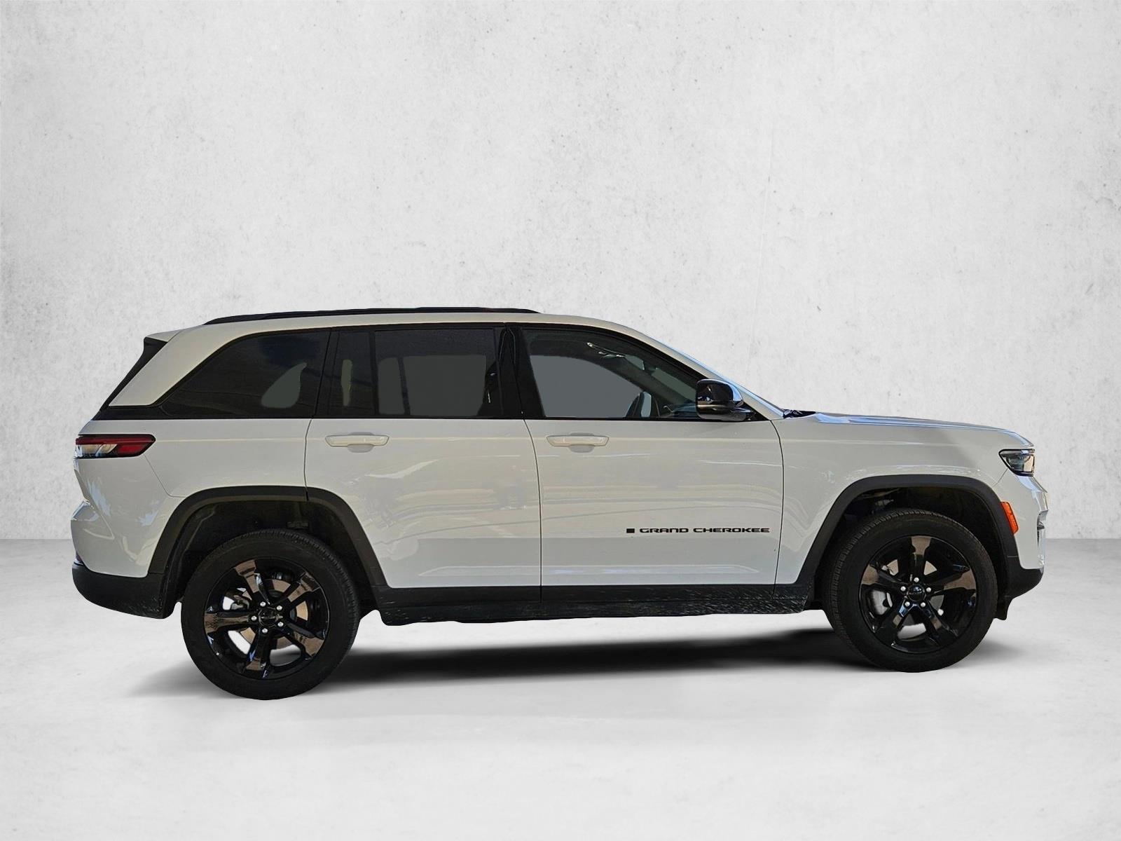 2024 Jeep Grand Cherokee Limited photo 4
