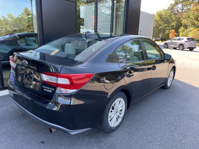 2017 Subaru Impreza 2.0i Premium photo 4